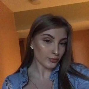 Meet your Posher, Michaela